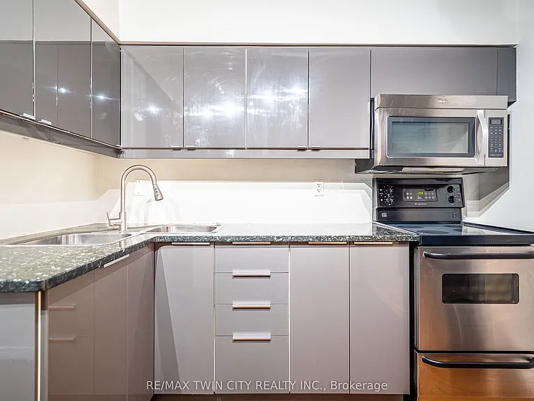 15 Milfoil Cres #B — Photo 11