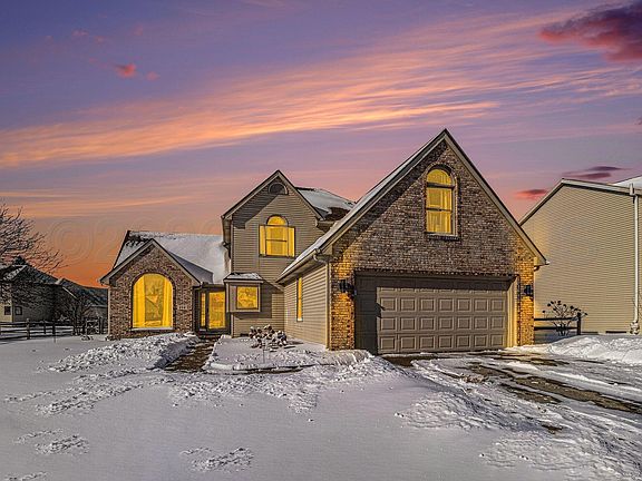 2nd image of 324 Oxford Ct
