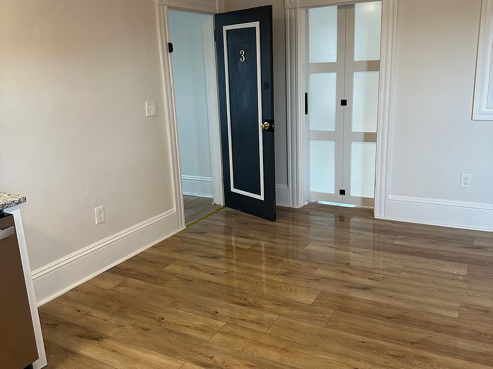 kitchen to entry door