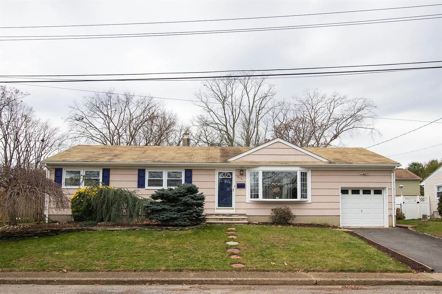 213 Veronica Dr photo 1