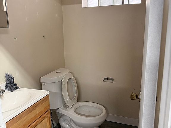 4th image of 5635 W 79th St