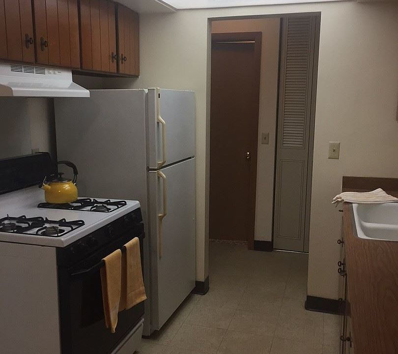 2nd image of 2580 N Oakland Ave #6325492