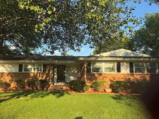 3 bed, 1730 sqft, $2,200 — Photo 2