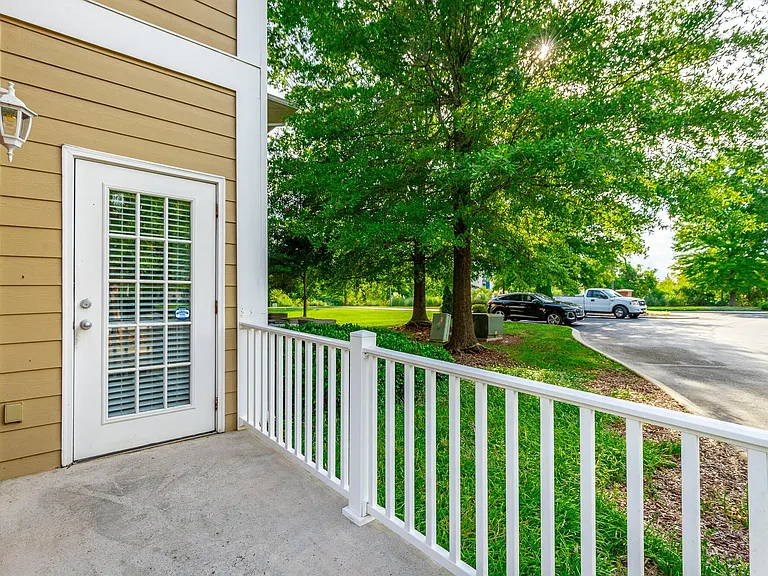 2105 Regency Ct — Photo 34