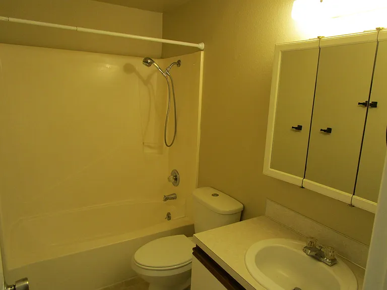 23212 NE Halsey St — Photo 9