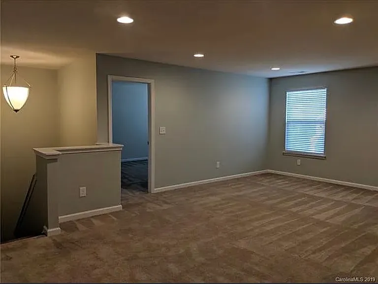 6828 Carradale Way — Photo 3