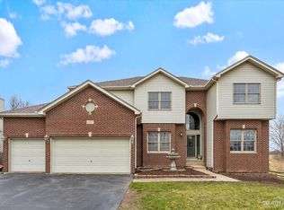 207 Carlisle Ct, Oswego, IL 60543