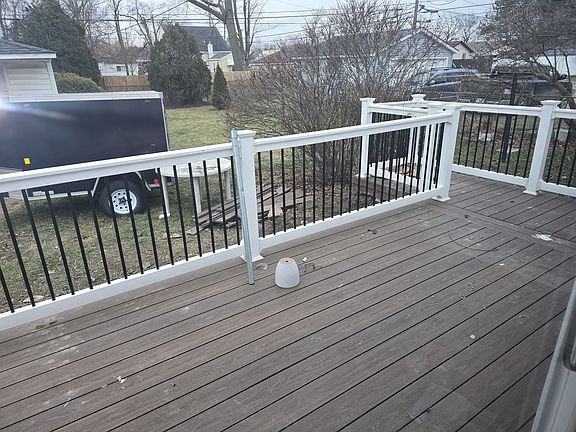 5th image of 28841 Beechwood St