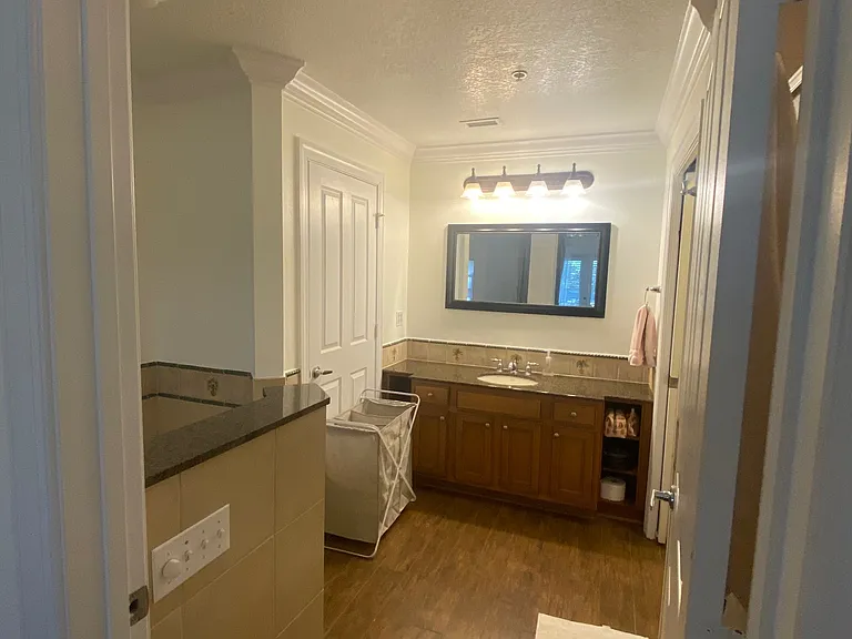 1591 Heritage Crossing Ct #G — Photo 16