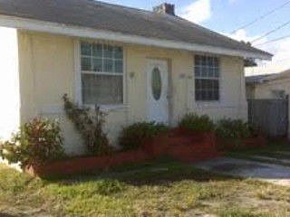 1st image of 928 NW 25th Ave