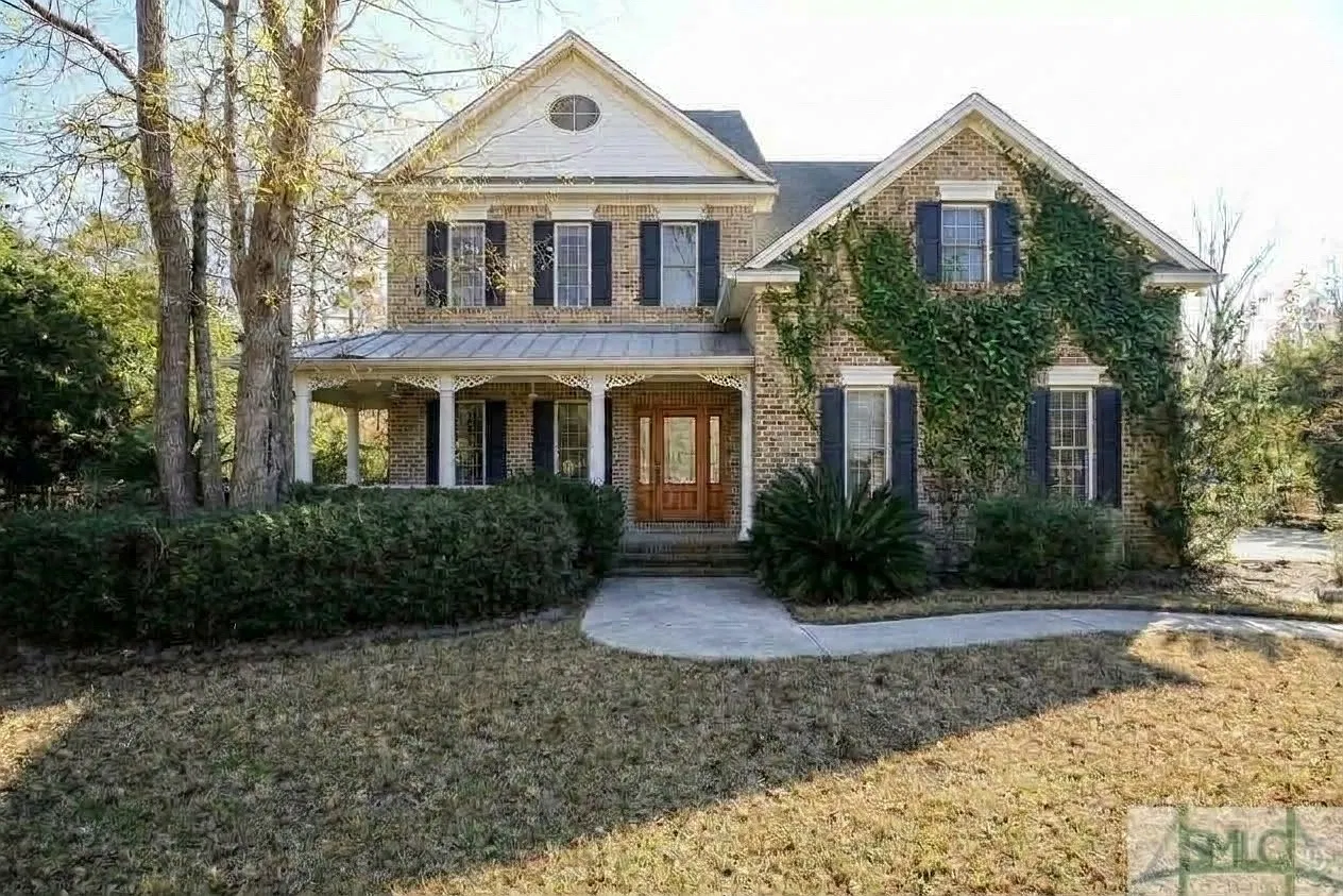 4 bed, 2.5 bath, 2892 sqft, $3,500 — Photo 1