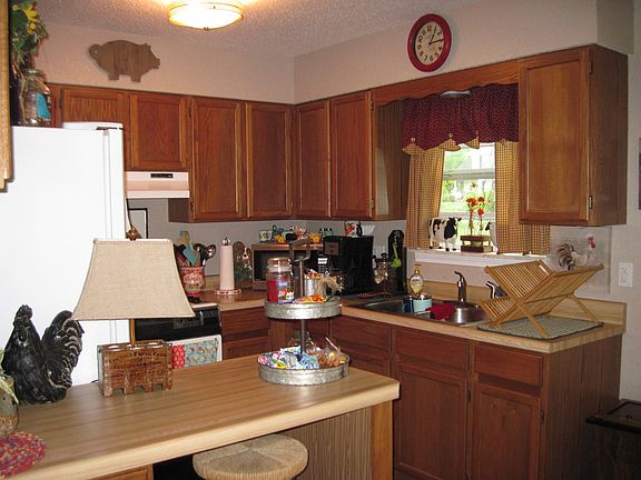 5th image of 407 E Ellis St
