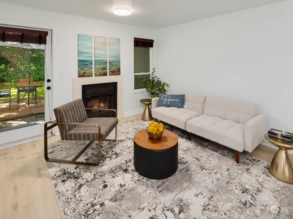 13717 Linden Avenue N #116, Seattle, WA 98133