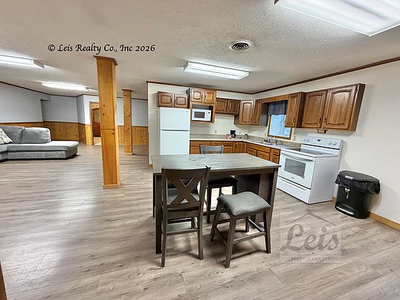 3rd image of 55 Euclid St