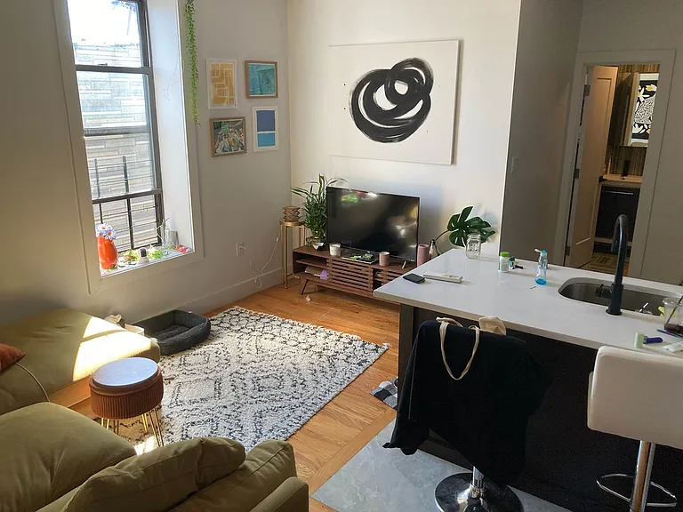 279 Kosciuszko St #404 — Photo 3