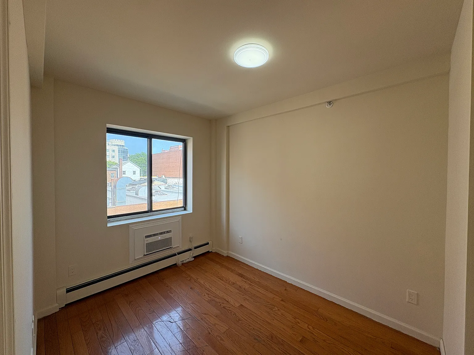 4134 Haight St — Photo 2