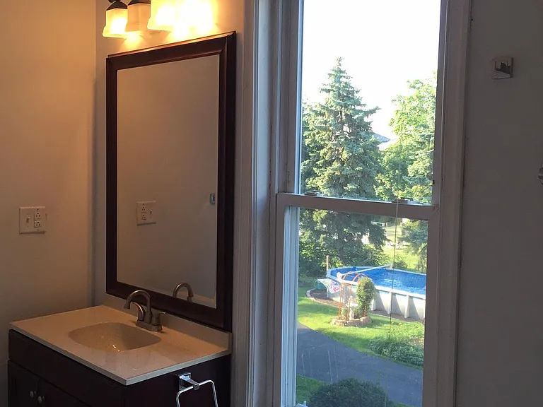1507 Capouse Ave — Photo 7
