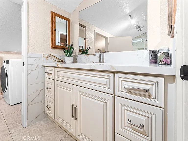 1236 E Sierra Madre Ave — Photo 30