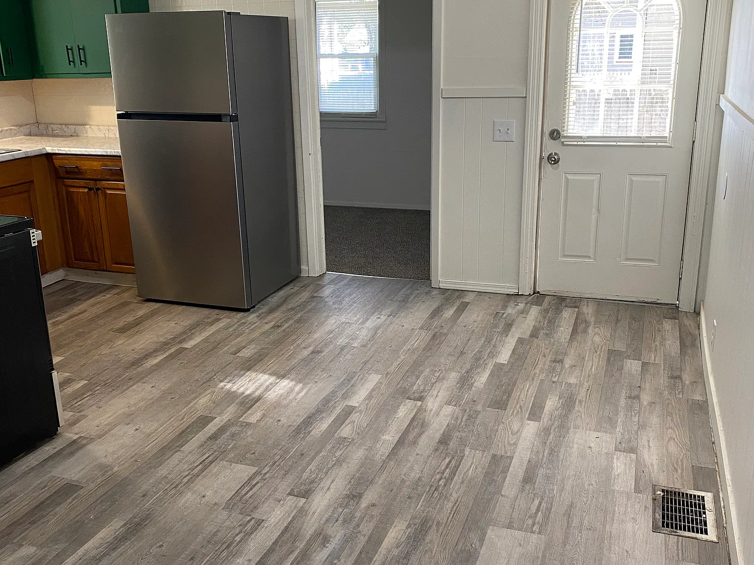 3 bed, 1250 sqft, $1,290 — Photo 2