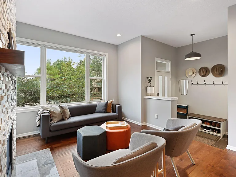 9 4th Ave N #103 — Photo 3