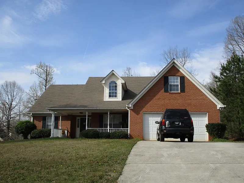 1024 Grace Marie Ln photo 1