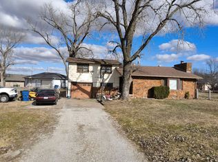 600 N Vine St, Caney, KS 67333