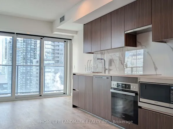 3 Concord Cityplace Way #2612, Toronto, ON M5V 0X4