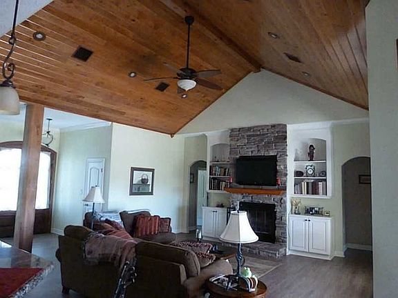 2nd image of 7427 Palomino Dr