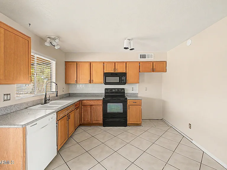 3338 W Tonto Ln — Photo 25