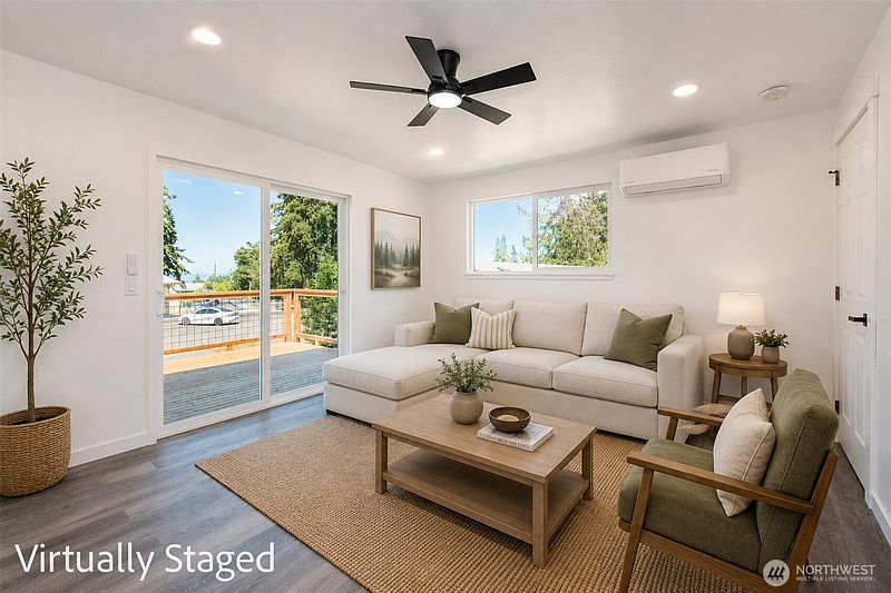 2nd image of 320 E Lopez Avenue
