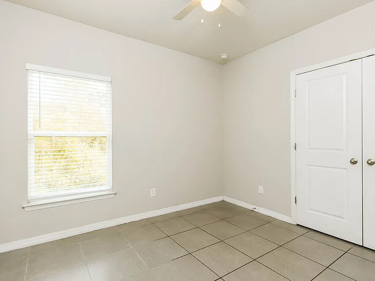 670 Basingstoke Ct — Photo 12