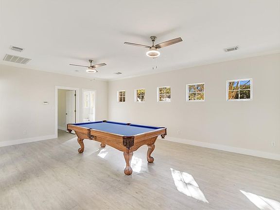 2nd image of 207 Tellus St