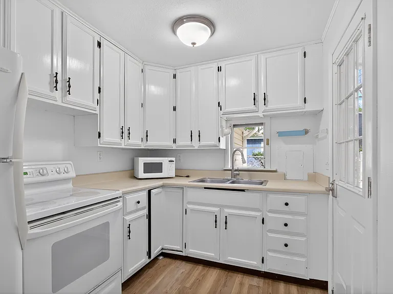 2759 Almeda Ct — Photo 39