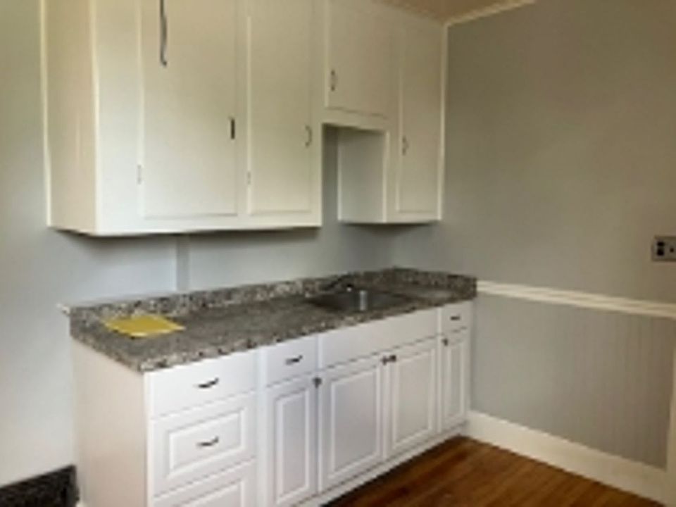 1st image of 44 Grove St #1