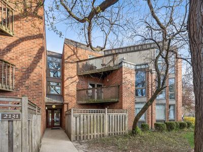 2131 N Larrabee St #207, Chicago, IL, 60614