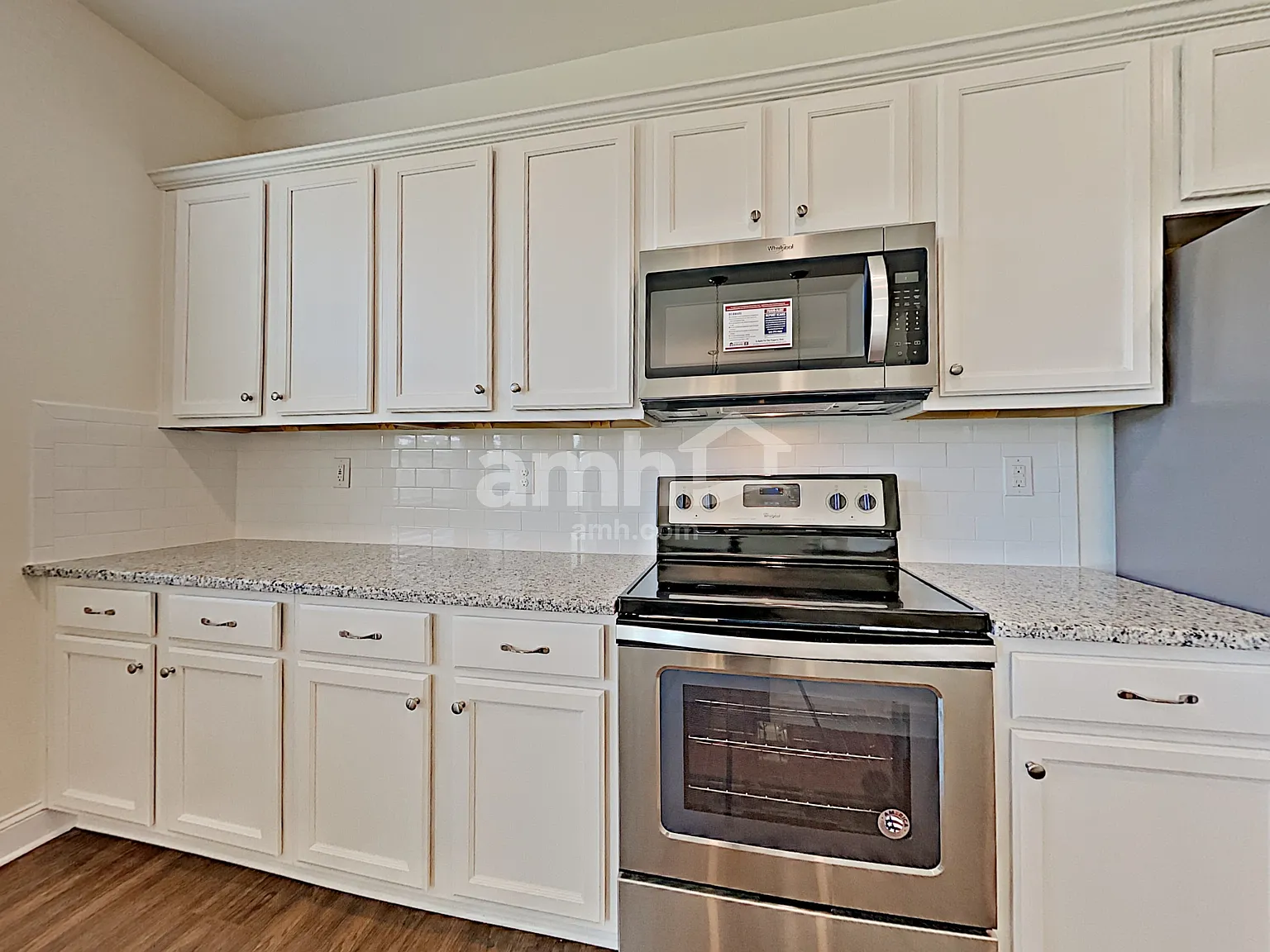 3 bed, 2.5 bath, 1891 sqft, $2,215 — Photo 3
