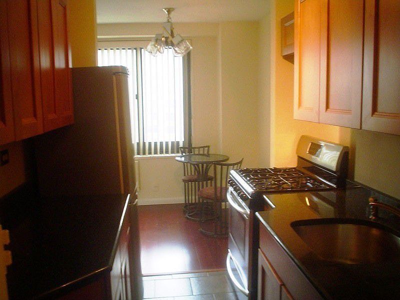 2nd image of 195 Willoughby Ave APT 1001