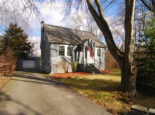 19 Manor Pkwy, Ledgewood, NJ 07852