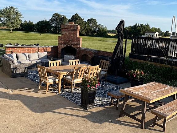 3rd image of 1911 Dailsville Rd