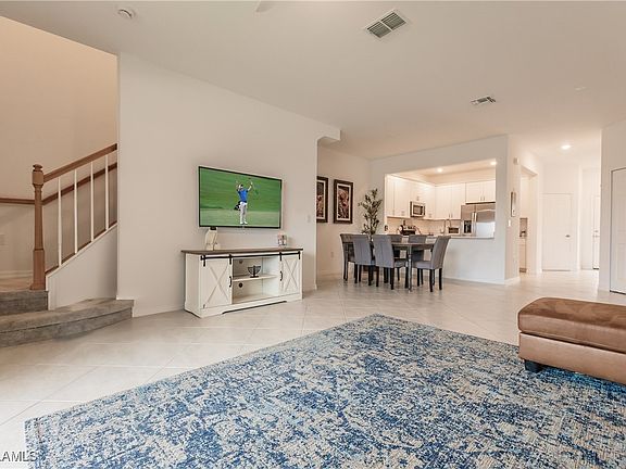 5th image of 2822 Blossom Way