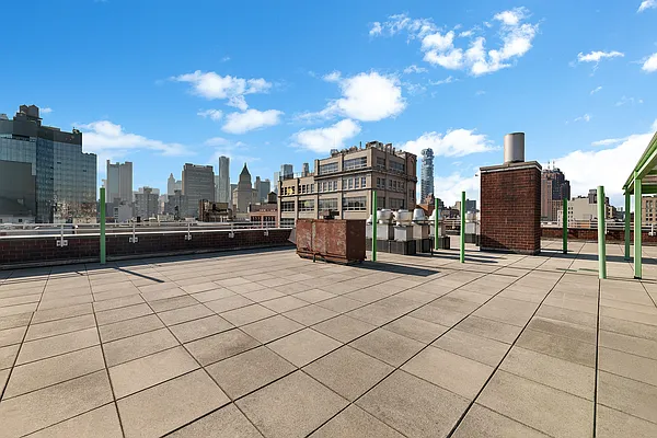 Rented by REAL New York | media 32