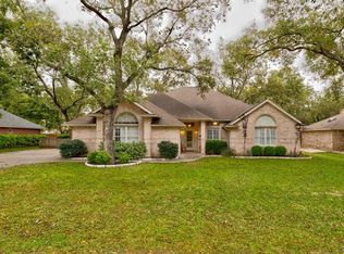 9013 Green Leaves Dr, Granbury, TX 76049