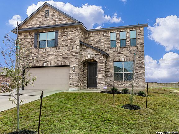 2nd image of 2076 Oxbow Cir