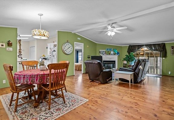 5th image of 305 Lucas Ridge Ln