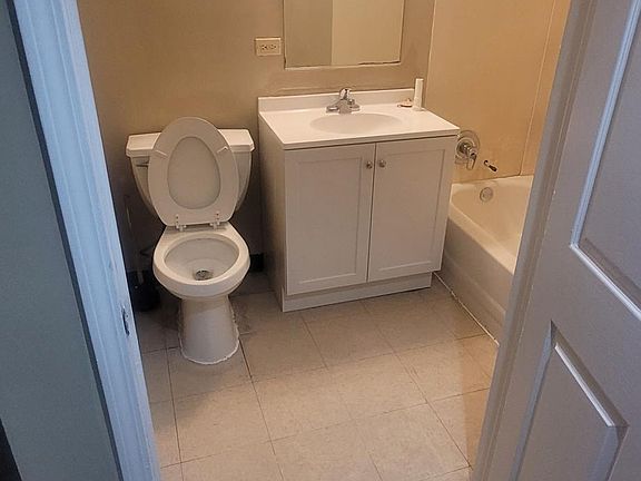 4th image of 4152 W 13th St Floor Basement