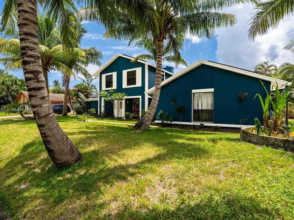 4830 Richmond Mews, Haverhill, FL 33415