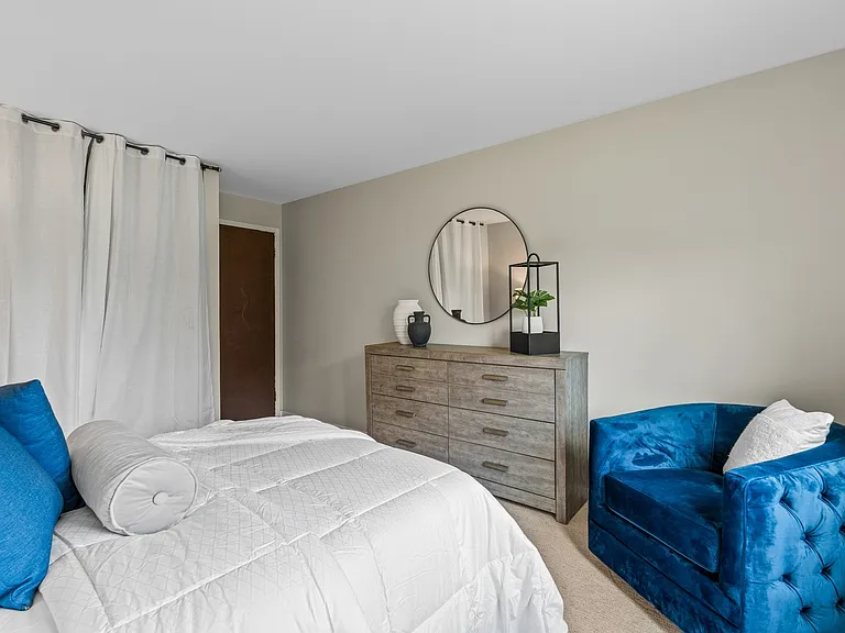 Valley View Apartments Bedroom