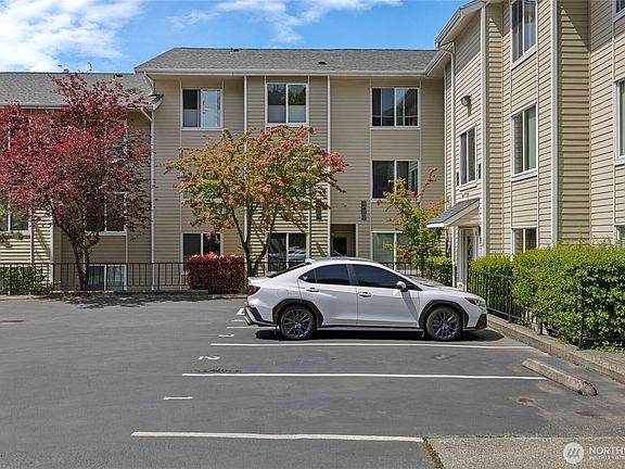 4th image of 2421 SW Trenton Street #106
