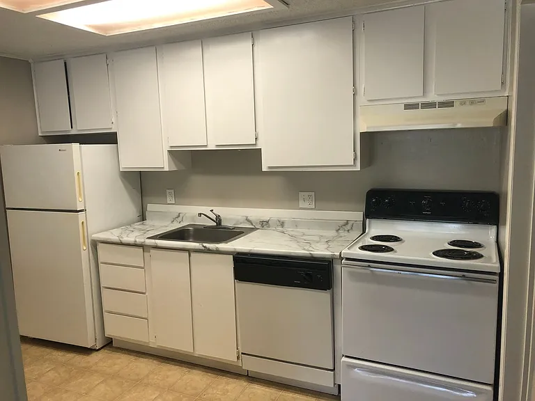 Poplar Ridge Apartments — Photo 44