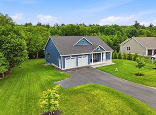 11 Hetnars Way, Epping, NH 03042
